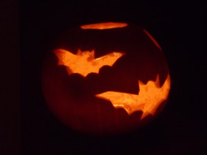 Batty pumpkin lamp